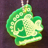 光るキーホルダー・ネコサカナトリ 魚（緑）