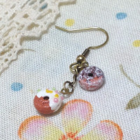 ミニチュアドーナツ・ピアス片耳用 シュガーチョコ＆ホワイトチョコ / こどー