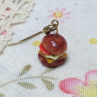 ミニチュアフードピアス・イヤリング：片耳用 ハンバーガーのピアス / こどー