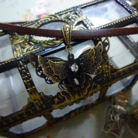 バタフライチョーカー / 奇まぐれ屋／空乃こま