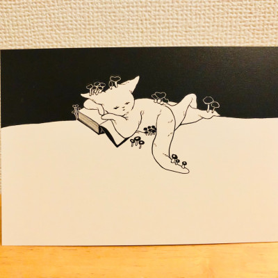 reading cat postcard（秋） / mimitaro